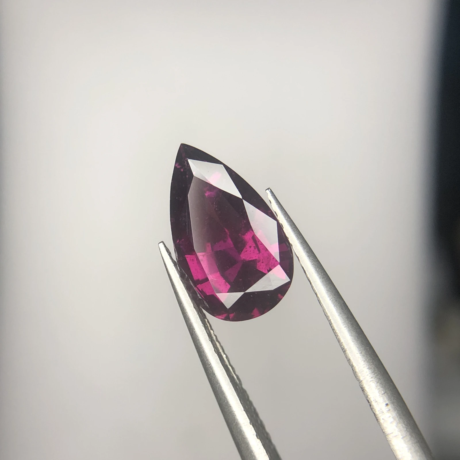 2.90ct Natural Rhodolite Garnet loose gemstone pear shape — view 1